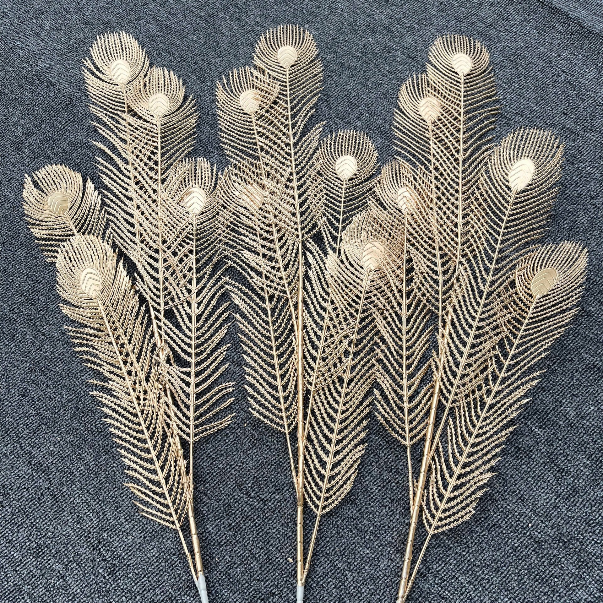 cành Công Xòe Nhũ Đồng Set 10 Cành - Sỉ Phụ Kiện Hoa cành Công Xòe Nhũ Đồng Set 10 Cành - Ảnh 3