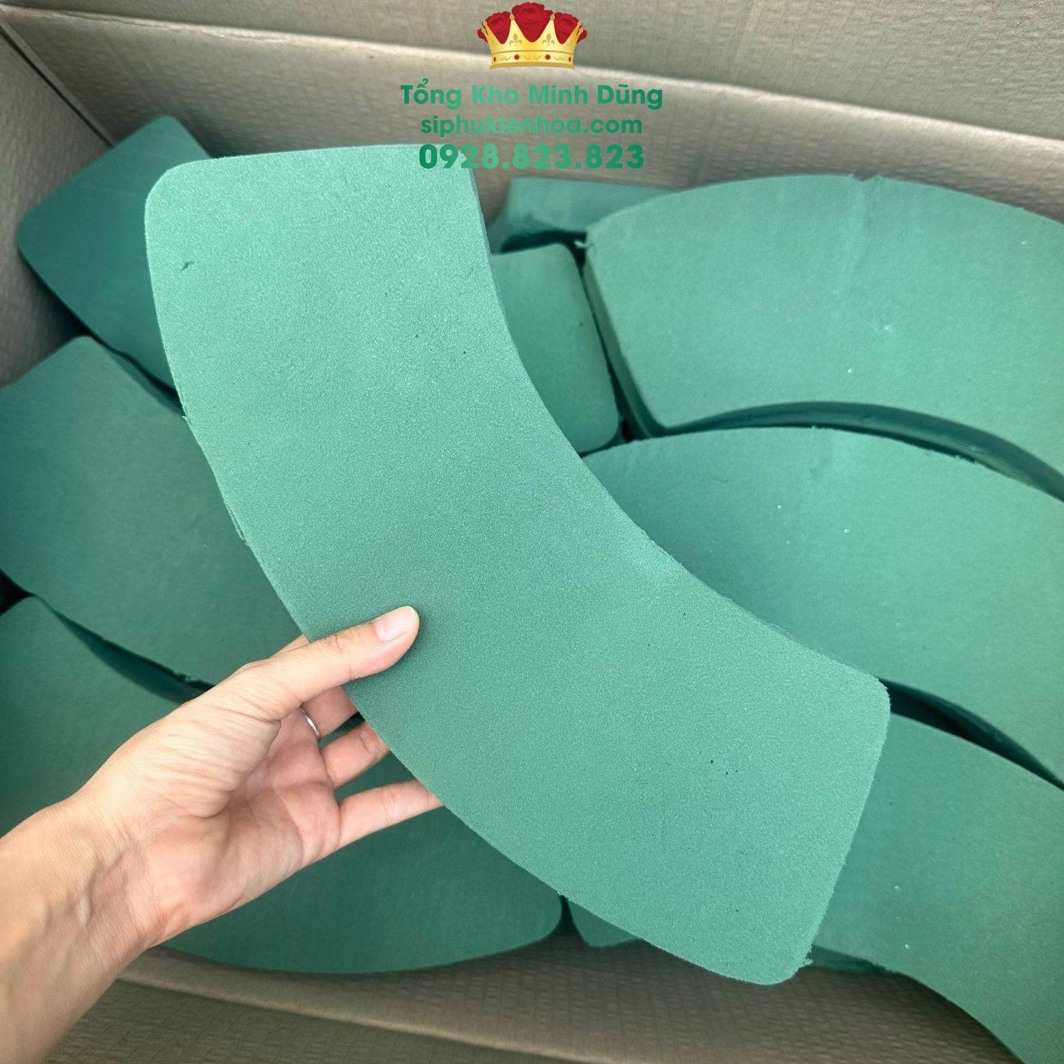 Thùng Xốp Vòng Cắm Hoa Oasis Cao Cấp (68 Viên) - Sỉ Phụ Kiện Hoa Thùng Xốp Vòng Cắm Hoa Oasis Cao Cấp (68 Viên)